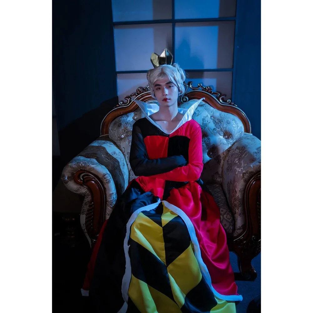 Disguise women queen